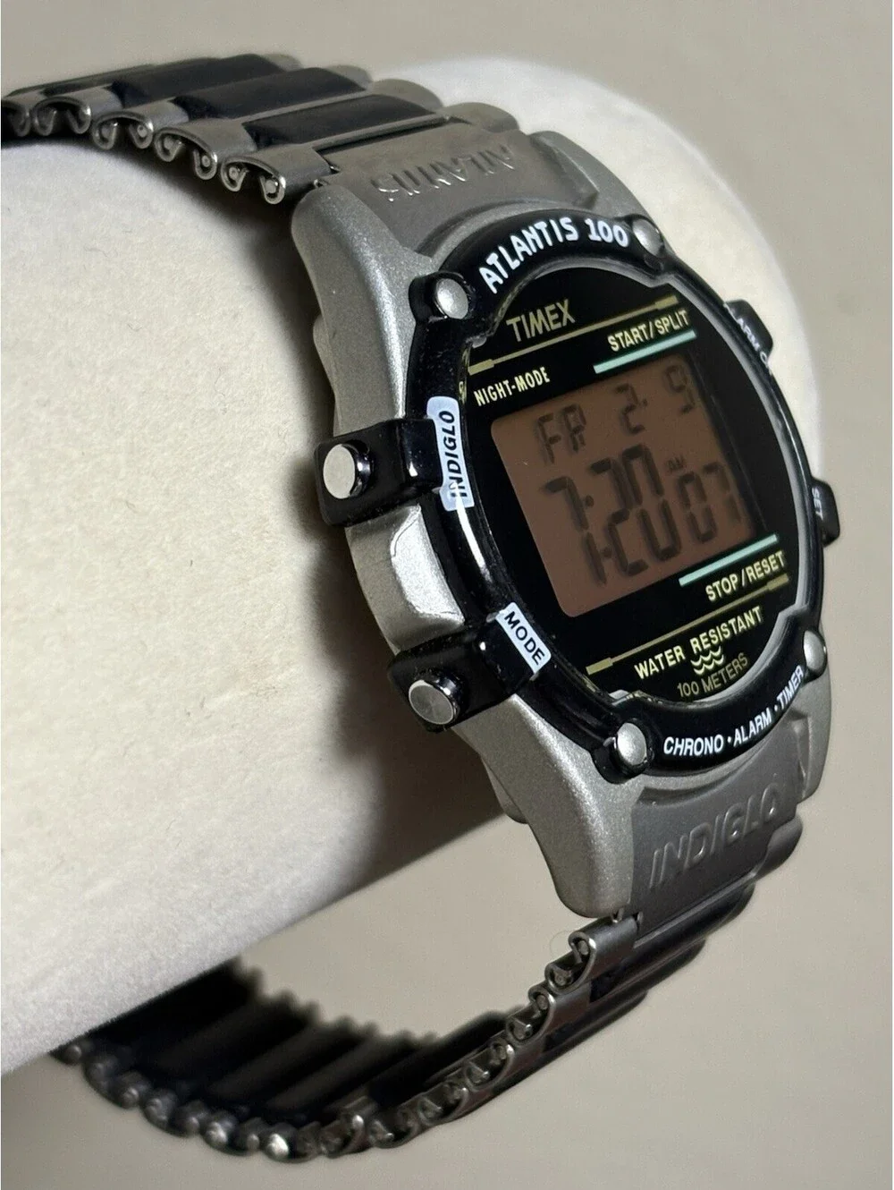 Vintage Timex Atlantis 100 Men's Digital Watch Indiglo Chrono Alarm Runs 40mm
